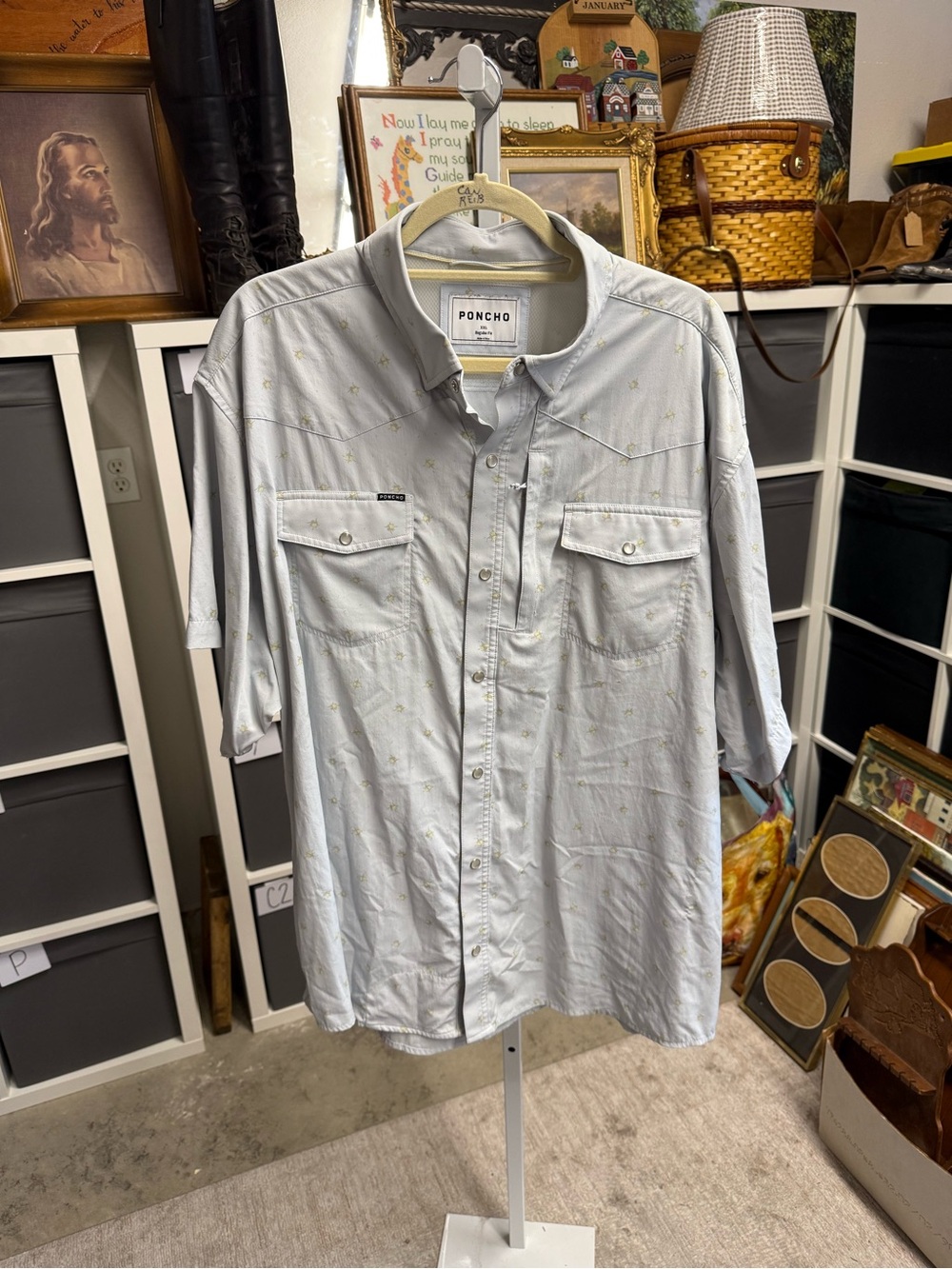 Poncho Light Gray Blue Floral Short-Sleeve Pearl Snap Dress Shirt